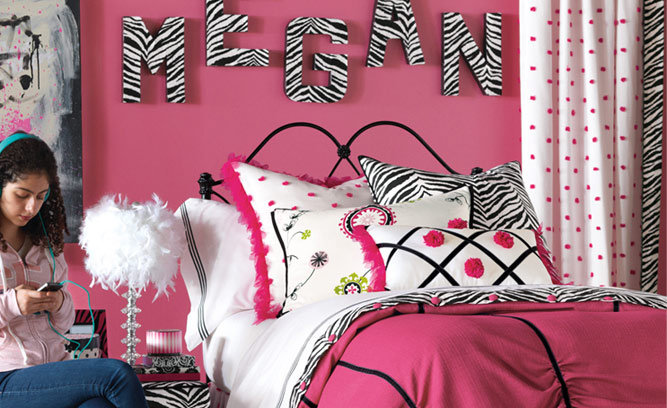 Hot pink deals and grey bedroom